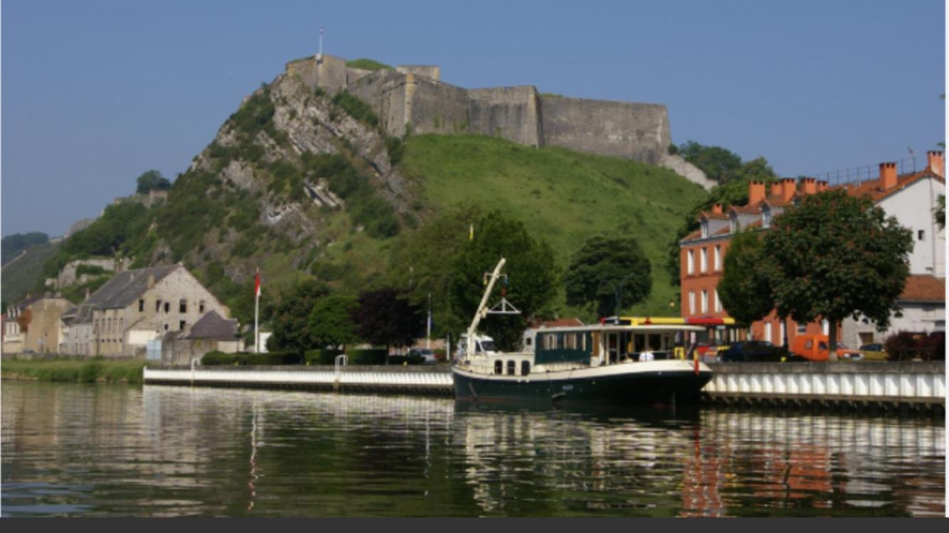 شقة Le Repos De La Meuse جيفيه المظهر الخارجي الصورة